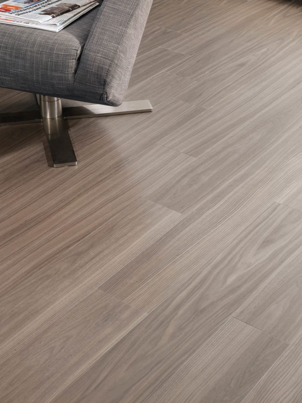 Dusky Walnut | SX5W2542 | Amtico Access Loose Lay Vinyl